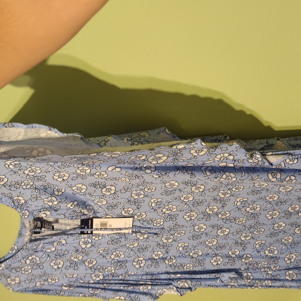 NEW Chaps Plus-Size Floral Ruffle Sleeve Blouse - Picture 6 of 7
